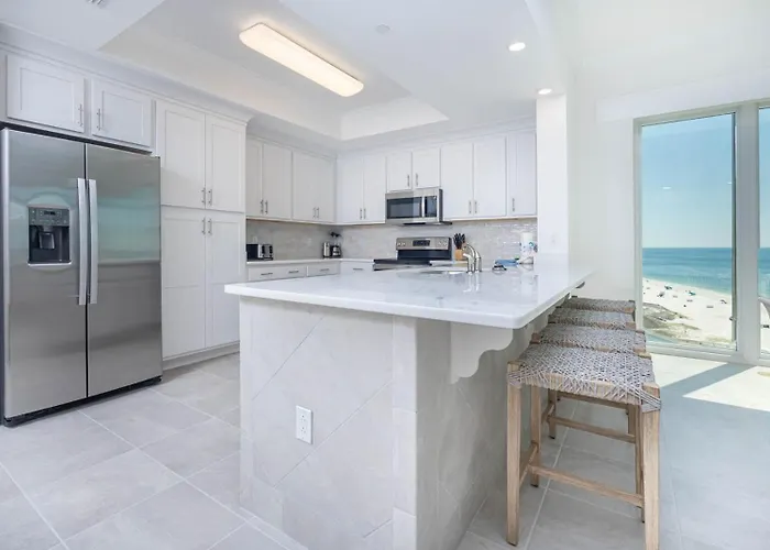 Phoenix Gulf Towers 908 Apartment